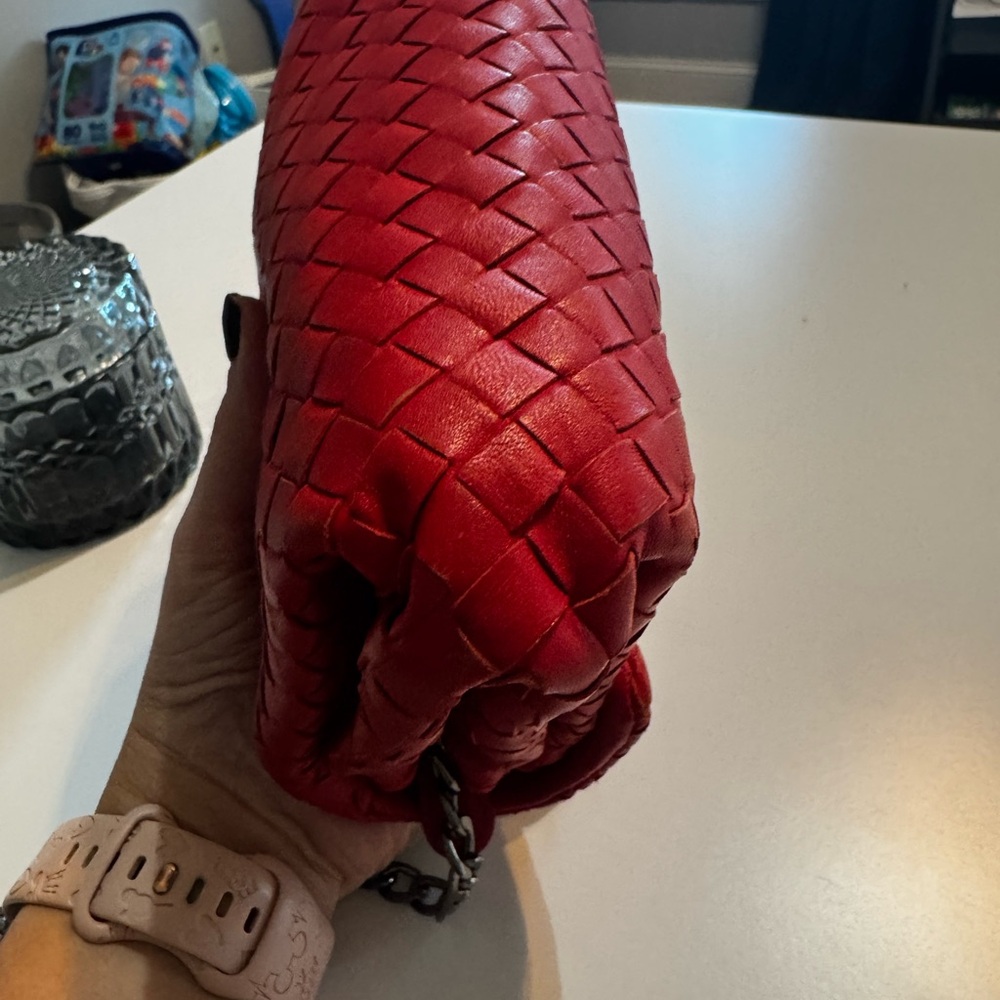 🔥 Authentic Bottega Veneta Intrecciato Pouch in Fire Red Leather🔥 - Picture 7 of 9